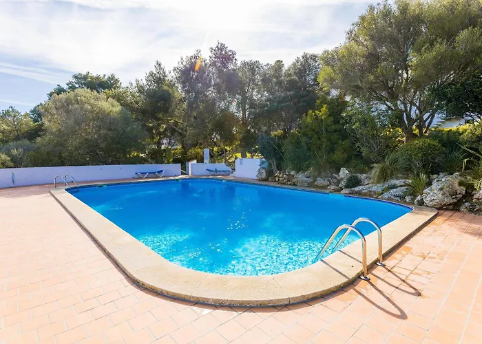 בית נופש Bouganville אלאיור